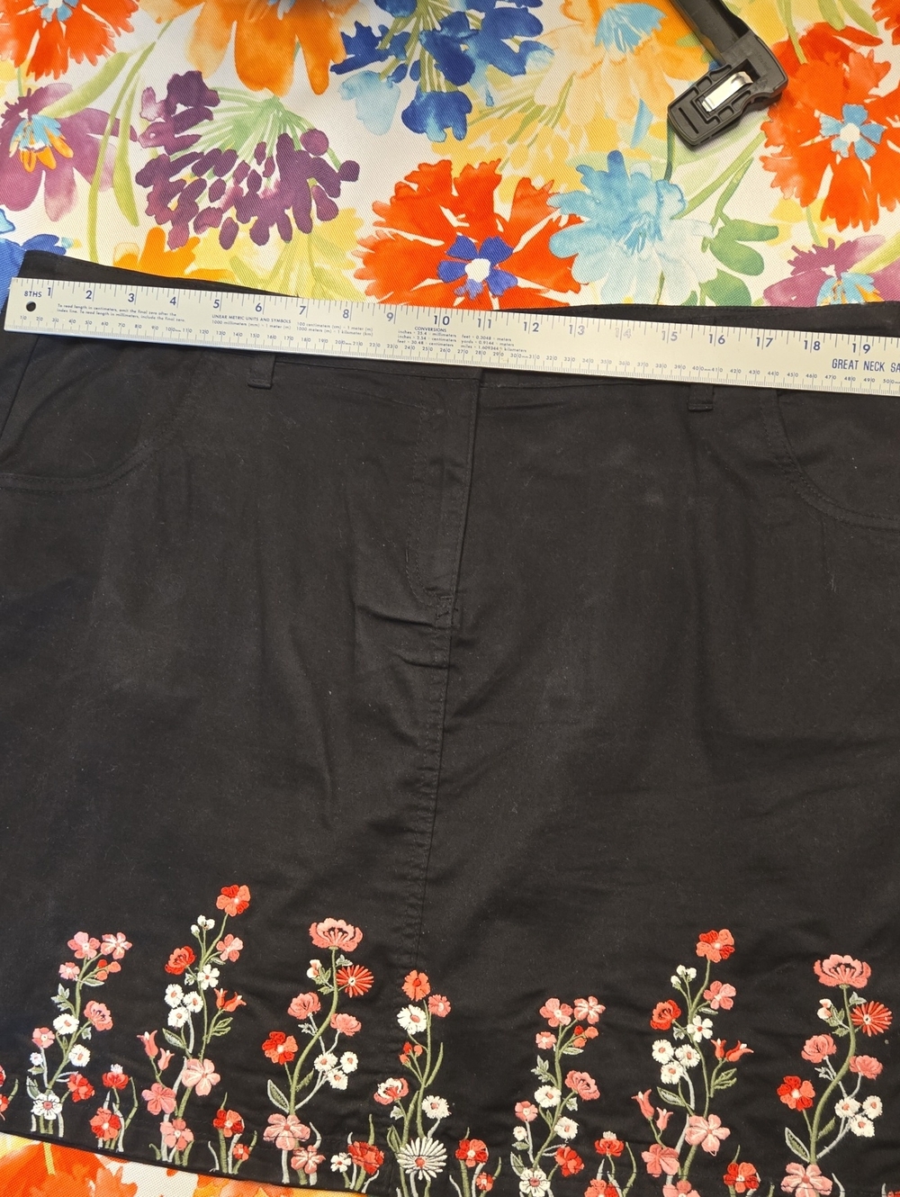 Karen Scott Black Embellished Mini Pencil Skirt - Picture 9 of 9